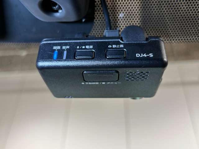 純正前側ドライブレコーダー付きです♪事故時の映像を記録します。