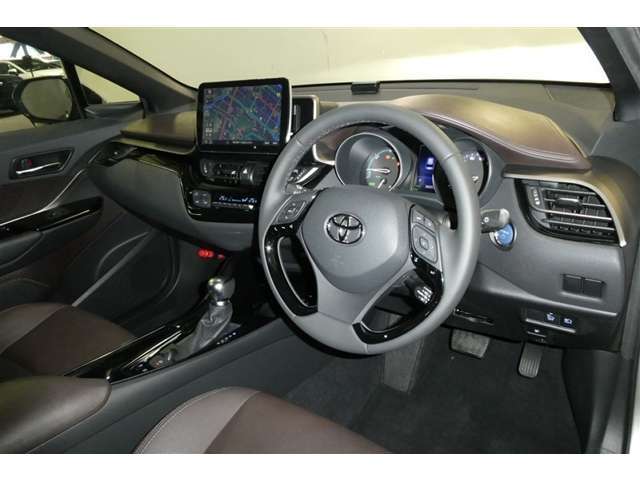 見通しのよいすっきりとした視界で、誰でも運転しやすいです。運転のしやすさは疲れにくさにも繋がりますよ♪