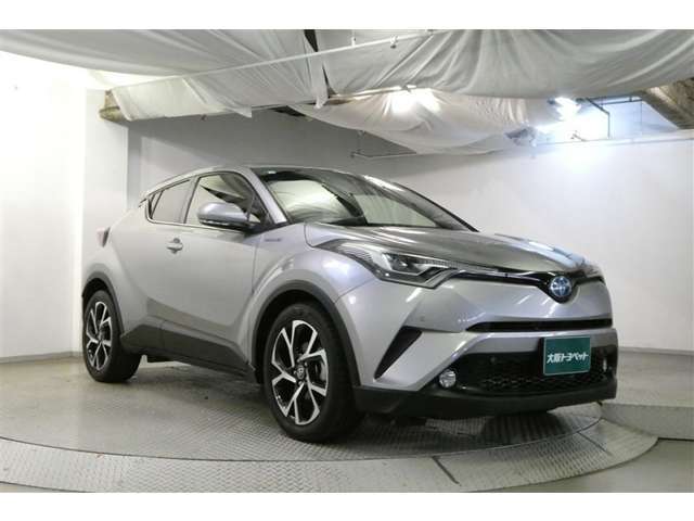 「中古車ハイブリッド保証」ハイブリッド機構を無償で保証します。保証期間は、初度登録年月から10年、またはロングラン保証が終了後3年間。ただし累計走行距離が20万km以内です。