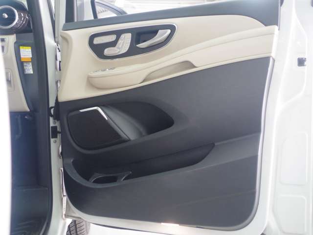 カーセンサーを見て電話しましたとお伝え下さい。078-261-1261までお気軽にお電話下さい。全国納車可能です。納車方法に関してもお気軽にご相談ください。