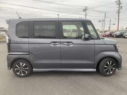 人気モデルが入庫致しました！お車の状態はモチロン、保証やサービス、アフターサービスまでお任せください！当店では保証やサービス等を含んだ総額で、お客様がお買い求め易いプライスを目指しております！