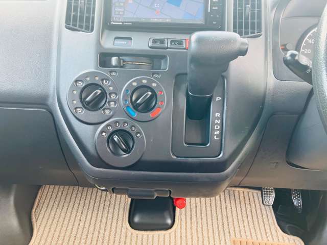 ナビTV　ETC　Bluetooth　リフトアップ　新品ホイル　キーレス　新品ホワイトレタータイヤ　両側スライドドア　シートカバー　プライバシーガラス　予備キー