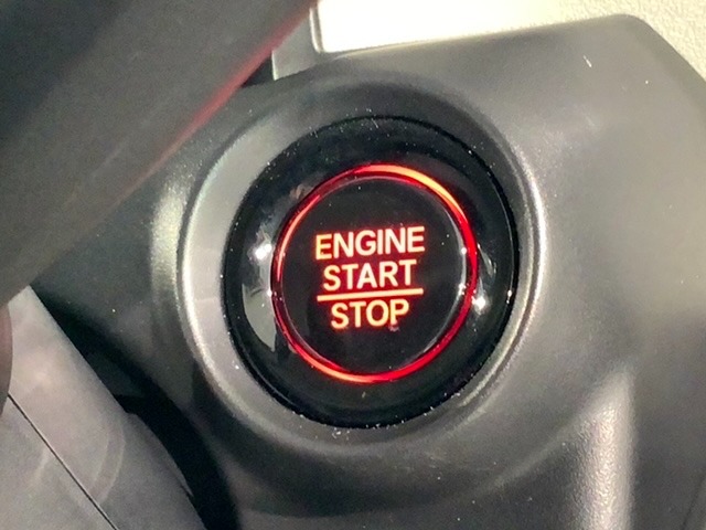 ワンプッシュでエンジンのスタート、ストップが出来て便利です。