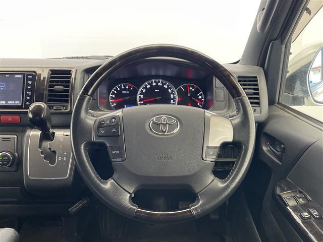 気になる車はすぐにお問い合わせください！画面右側の0066から始まる無料ダイヤルからお問い合わせ下さい！専門スタッフがお車のご質問にお答えいたします！