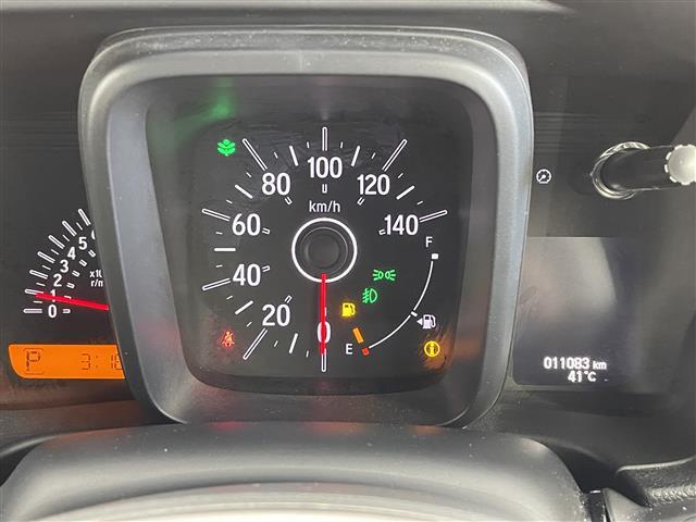 【スピードメーター】メーターがシンプルで見やすく運転しやすいですね！