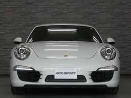 快適なシートヒーターが完備され使い勝手の良いアルパイン製フローティングナビや運転操作をサポートするバックカメラ