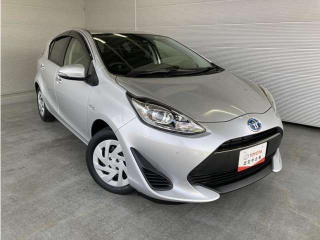 「中古車ハイブリッド保証」付き。ハイブリット機構を無償で保証します。保証期間は初度登録年月から10年目まで、または3年間の長い方。但し累計走行距離が20万km以内。