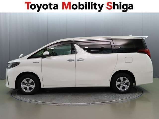 狭い駐車場スペ-スでも両側パワ-スライドドア付きなので乗り降りもラクラクです！