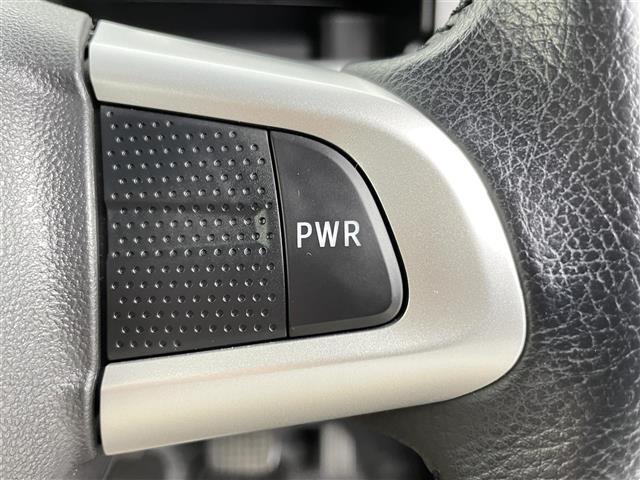 【運転席操作部】『運転席周辺の装備』の画像になります。快適なドライブを楽しむための機能が装備されています！運転席から触れるので使いやすいです！