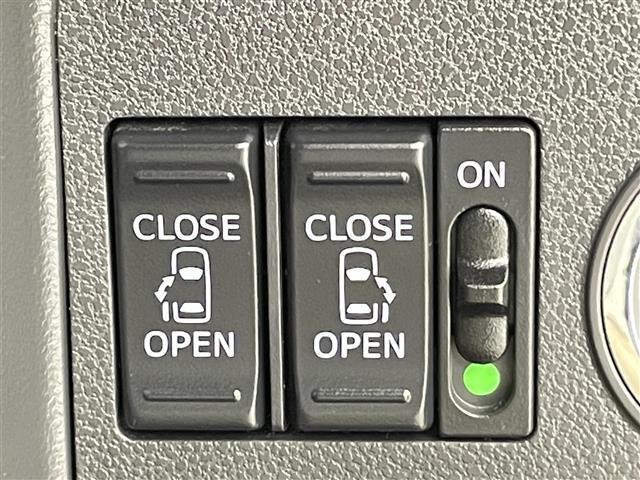 【運転席操作部】『運転席周辺の装備』の画像になります。快適なドライブを楽しむための機能が装備されています！運転席から触れるので使いやすいです！