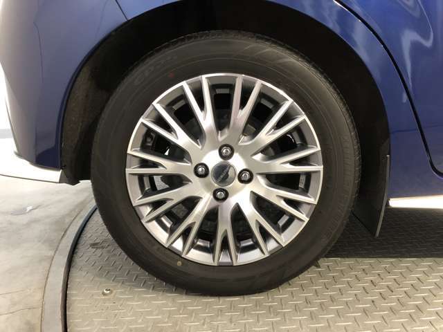 タイヤサイズは185/60R16です♪