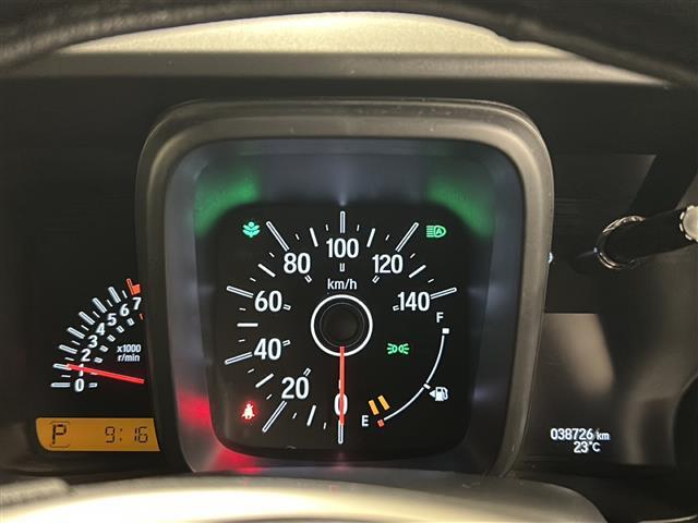 【スピードメーター】走行時でも安全に車の状況を確認することができます！