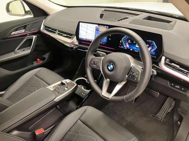 ☆センターパネルを運転席側に僅かに傾けたBMW独特のインパネ☆【駆け抜ける歓び】はここからもスタートしております☆