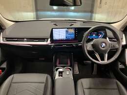 ☆センターパネルを運転席側に僅かに傾けたBMW独特のインパネ☆【駆け抜ける歓び】はここからもスタートしております☆