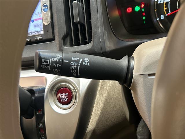 【運転席操作部】快適なドライブを楽しむための機能が装備されています！運転席から触れるので、使いやすいです！除菌プランいれていただくと、さらに清潔で安心していただけます！