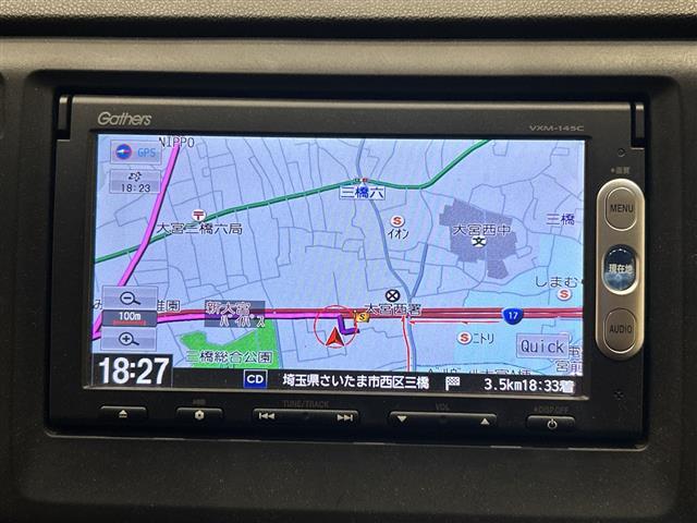 【純正ナビ】人気の純正ナビを装備しております。ナビの使いやすさはもちろん、オーディオ機能も充実！キャンプや旅行はもちろん、通勤や買い物など普段のドライブも楽しくなるはず♪