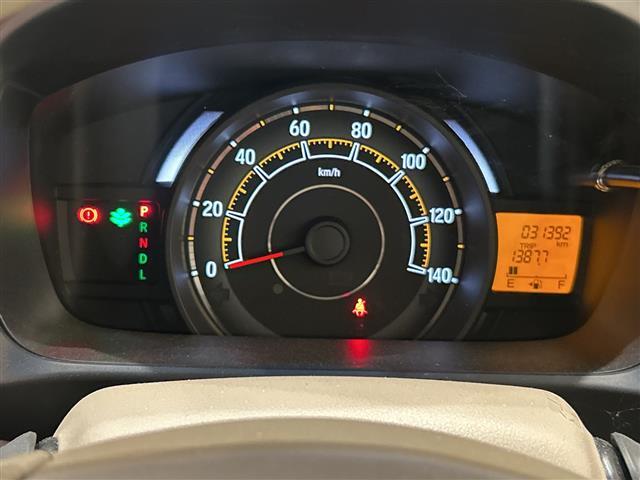 【　スピードメーター　】メーターまわりも鮮やかに照らし出され、デザイン、安全性ともにバッチリですね♪