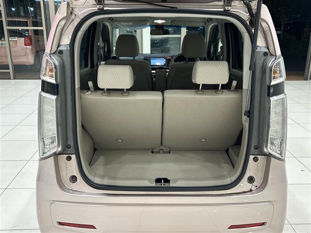 【トランク】積み込みやすくて、たっぷり積める荷室です。シートアレンジできるものは、乗車人数と荷物の量や大きさによってシートを動かすことができるので、より快適なドライブが可能です！