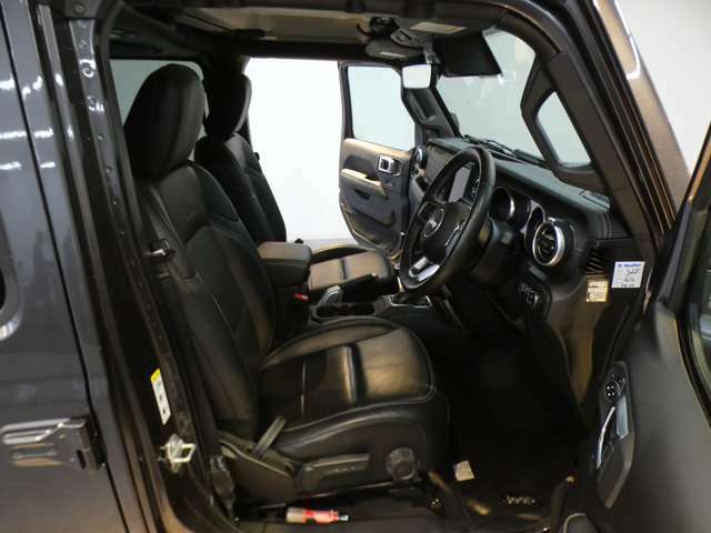 フル装備　ABS　HDC　ESC　SRSエアバッグ　ボディー同色フリーダムトップ　SMITTYBILTルーフラック　純正ブラック18インチアルミホイール