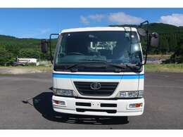 遠方販売実績も多数あり！遠方のお客様でも安心してお車をご購入いただけるよう、車検整備やその他の修理箇所、また欠損部品補填などの作業を行なってからお客様にお渡ししています。