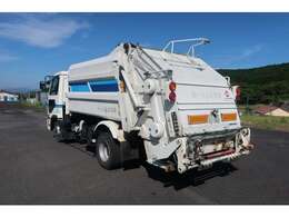 当社は全国各地での登録納車が可能となっております！御見積をご希望の際には迅速にご対応させて頂き、登録地域の陸送費用を御調べさせて頂きます。