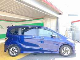 禁煙車です！また、ミラーウインカー・ドアバイザー・プライバシーガラス付きです！