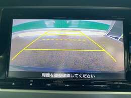 バックカメラがついて後方確認が簡単にできます！苦手としている車庫入れ等も安心して出来ますね！凄く需要の高い装備ですので、最初から付いていれば言う事なしですよね！？