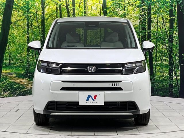 弊社では、全車『修復歴なし』のお車のみ取り扱っております。専任バイヤーによる厳選した仕入れの後、入庫後の車両チェックを行い、ネクステージが認定した高品質な中古車をご提供しております。