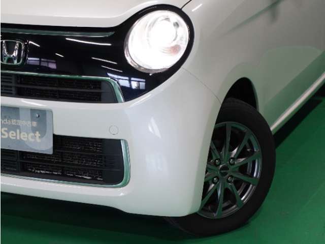 【ヘッドライト】明るく運転しやすいディスチャージヘッドライトです。明るく照らすので暗い夜道からお客様を守ってくれます。