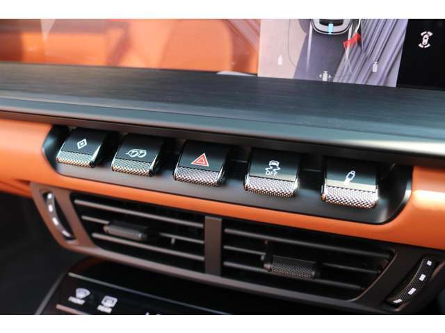 ■自社レッカーを完備しております！勿論、遠方のご納車も自社でご対応可能です。グループ会社で運送業も行っており、プロのノウハウがあるのは弊社ならでは！