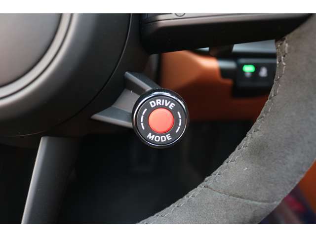 ■車両販売だけではなく、車検や修理鈑金塗装、アフターサービスも承っております♪さらに大切に乗られてきたお車も、納得の【高価買取伝説】価格で買取に力を入れております！