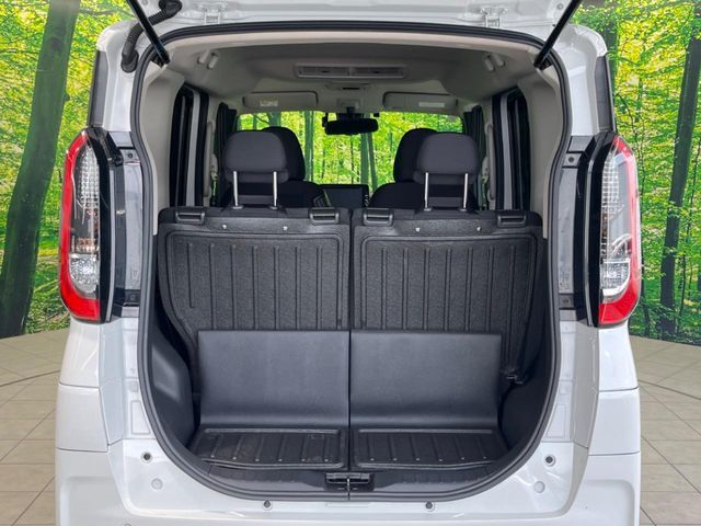 普段のお買い物や通勤、送迎等に十分な荷室スペースを確保しております。セカンドシートを倒すと、大きな荷物の積載も可能です♪