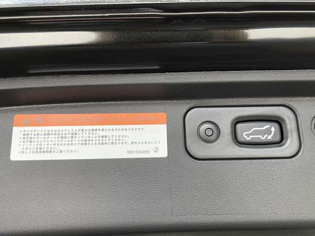 【トランク】積み込みやすくて、たっぷり積める荷室です。シートアレンジできるものは、乗車人数と荷物の量や大きさによってシートを動かすことができるので、より快適なドライブが可能です！