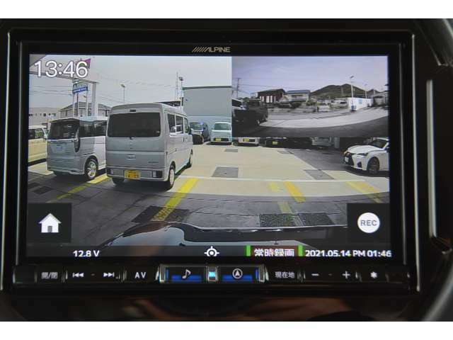 Aプラン画像：フロント/リアの2カメラ装備のドライブレコーダーを追加しますアルパインカーナビと連携することで、ナビ画面で録画の確認が行えるほか各種設定の操作が可能。駐車中を録画で監視。動くものや衝撃を録画します。