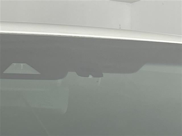 【　ドライブレコーダー　】運転中の記録を残します。事故などを起こした起こされた時の証拠を残します。