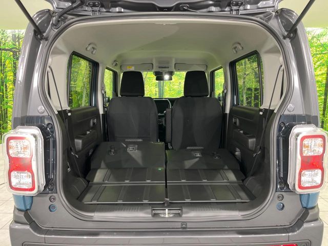 普段のお買い物や通勤、送迎等に十分な荷室スペースを確保しております。セカンドシートを倒すと、大きな荷物の積載も可能です♪