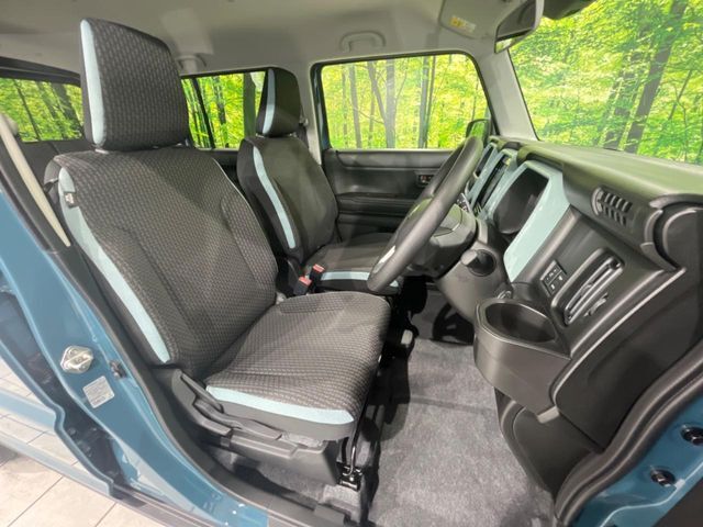 運転席シート廻りは使用感も少なく、良好な状態となっています。丁寧に使われていたことがよくわかりますね。