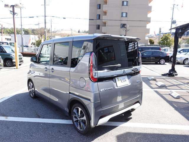 便利なオートスライドドア！隣の車との間隔が狭い駐車場でも安心してドアの開閉が出来ます！