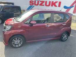 左側からの写真です　ガソリンの給油口はこちら側にあります