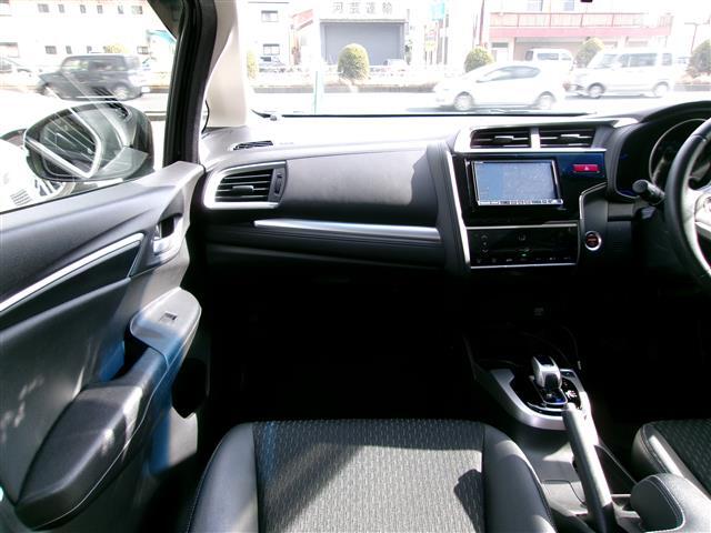 気になる車はすぐにお問い合わせください！画面右側の0066から始まる無料ダイヤルからお問い合わせ下さい！専門スタッフがお車のご質問にお答えいたします！