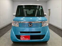 初の車を購入されるお客様が多いのも、このお店の特徴です。だからこそ、安心して乗って頂ける様に保証やロードサービスも充実させています。