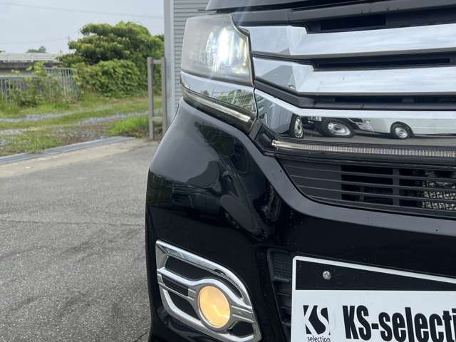 【雨の日も大丈夫】雨の日に傘をさしながら中古車選びは嫌ですよね。当店なら安心。電話予約をいただければ屋根下へ移動しておきます。雨でもじっくりご覧いただけます。