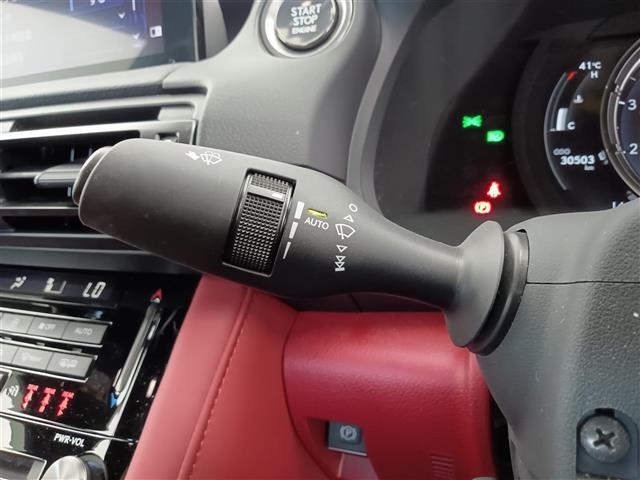 【運転席操作部】『運転席周辺の装備』の画像になります。快適なドライブを楽しむための機能が装備されています！運転席から触れるので使いやすいです！