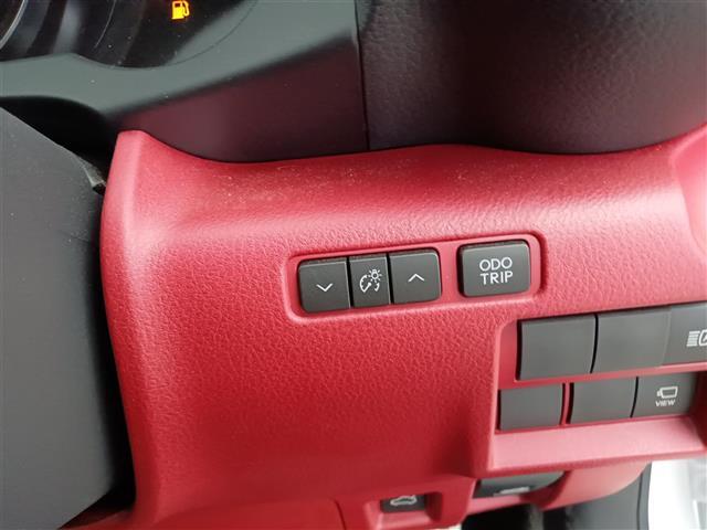 【運転席操作部】『運転席周辺の装備』の画像になります。快適なドライブを楽しむための機能が装備されています！運転席から触れるので使いやすいです！