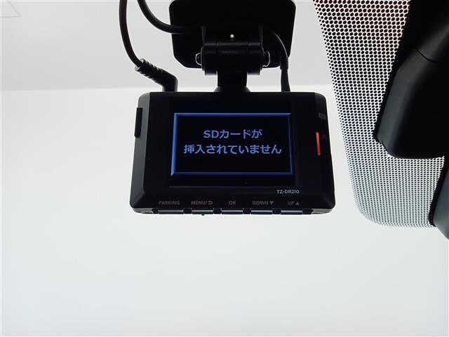 【ドライブレコーダー】映像・音声などの運転中の記録を残します。事故などを起こした起こされた時の証拠になりえますので、もしも時でも安心ですね。
