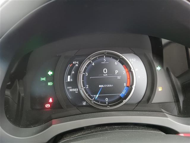 【スピードメーター】『スピードメーター』の画像になります。メーターがシンプルで見やすく運転しやすいですね！