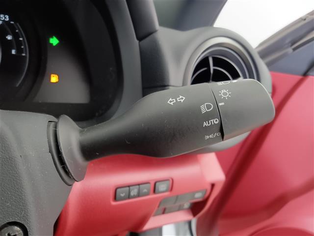 【運転席操作部】『運転席周辺の装備』の画像になります。快適なドライブを楽しむための機能が装備されています！運転席から触れるので使いやすいです！