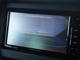 バックアイカメラ付き。見えづらい車両後方もモニターでしっかりご確認いただけます。