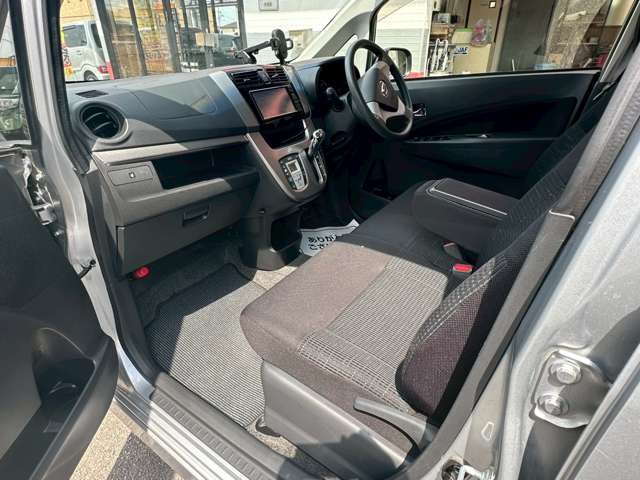 自社工場完備だから、アフターもばっちり！車検、修理はもちろん、普段のオイル交換、鈑金修理まで、お車のことなら何なりとご相談ください ☆納車させていただいてからが本当のお付き合いだと思っております☆