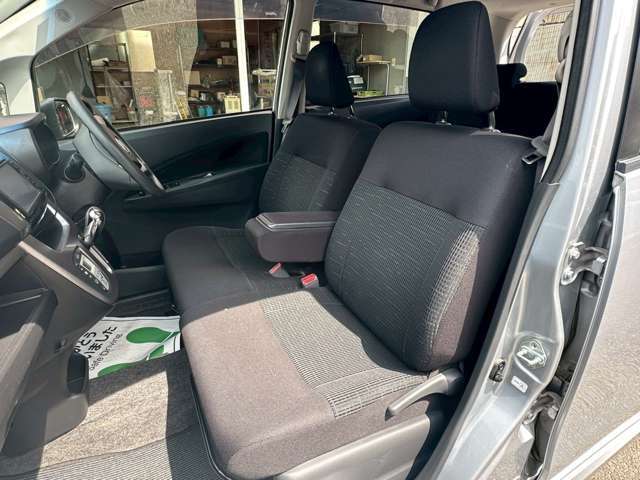 当店は全車、納車時、エンジンオイル、オイルエレメント交換サービス！車輌価格は納車整備代金込みの表示です！総額表示は県内登録の場合となっております。県外のお客様はお気軽にお問合せくださいませ。